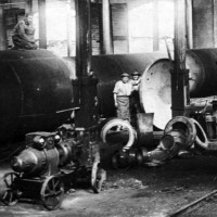Produzione di serbatoi metallici, 1938. Da: Le Officine di Casaralta fra cronaca e storia, 1919-1979, s.l., s.n., 1980?