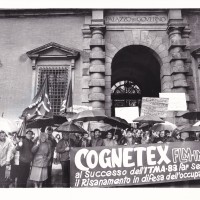 La Cognetex davanti alla prefettura, 17 aprile 1984. Archivio fotografico Fiom-Cgil Bologna.