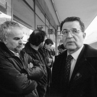Incontro con Romano Prodi durante la vertenza contro la smobilitazione, 1997. Archivio fotografico Fiom-Cgil Bologna.
